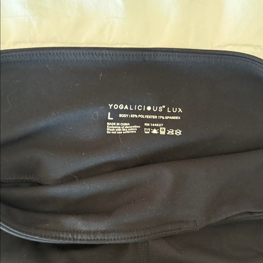 Yogalicious Black Bike Shorts - Picture 4 of 4